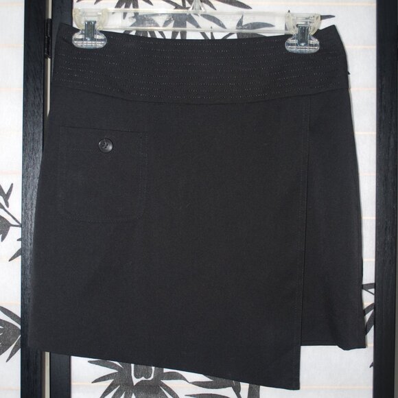 ๐ Elevate Your Wardrobe with a Classic Black bebe Mini Skirt! ๐ - Picture 4 of 10